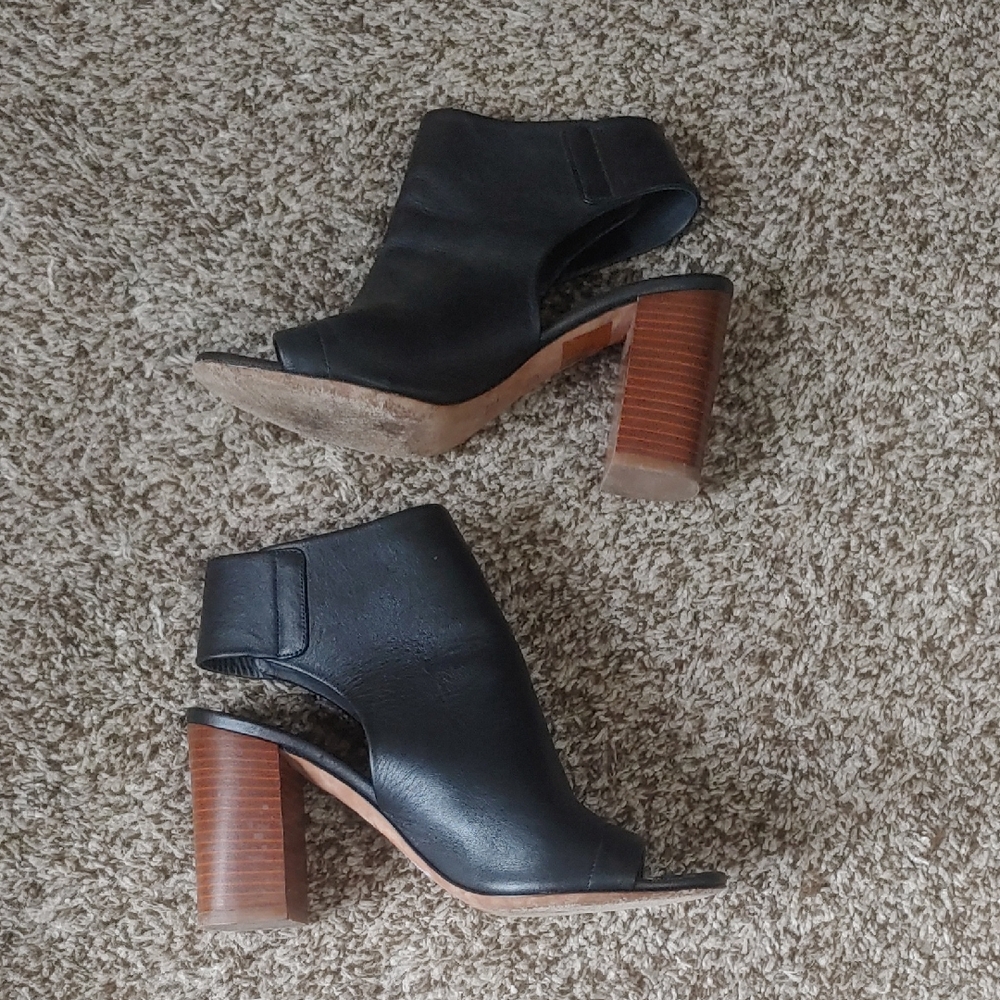 Vince Faye Heels Women's 6.5 Peep Toe Black Leather